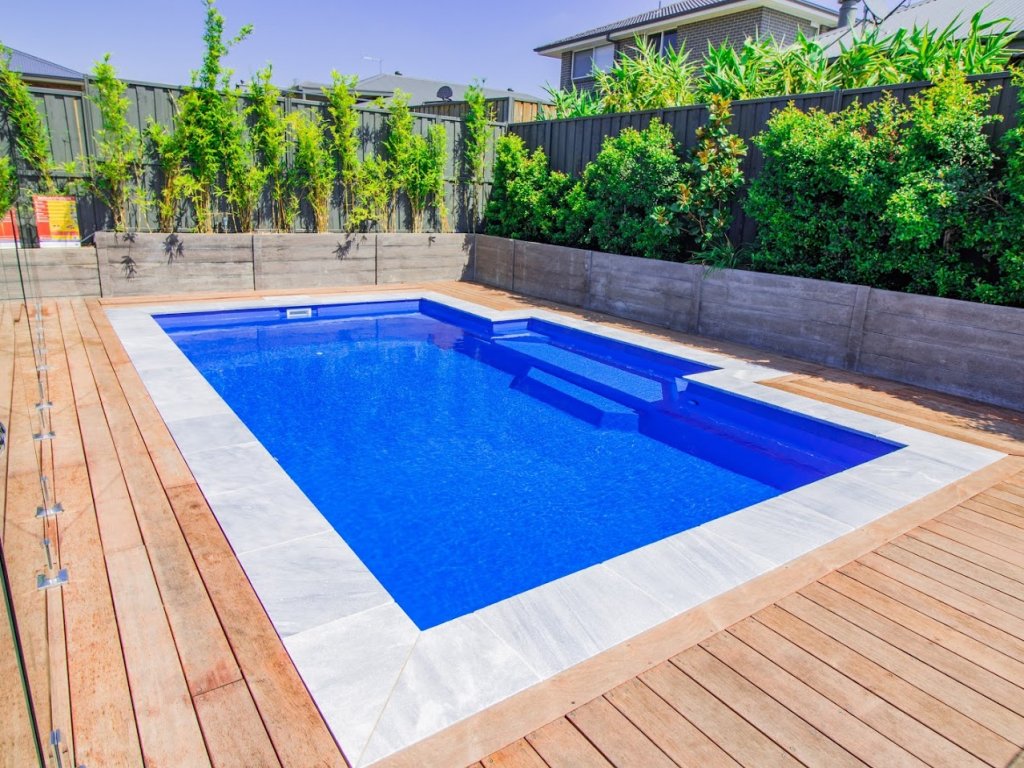 Contemporary 7m x 4.4m Bermuda Blue